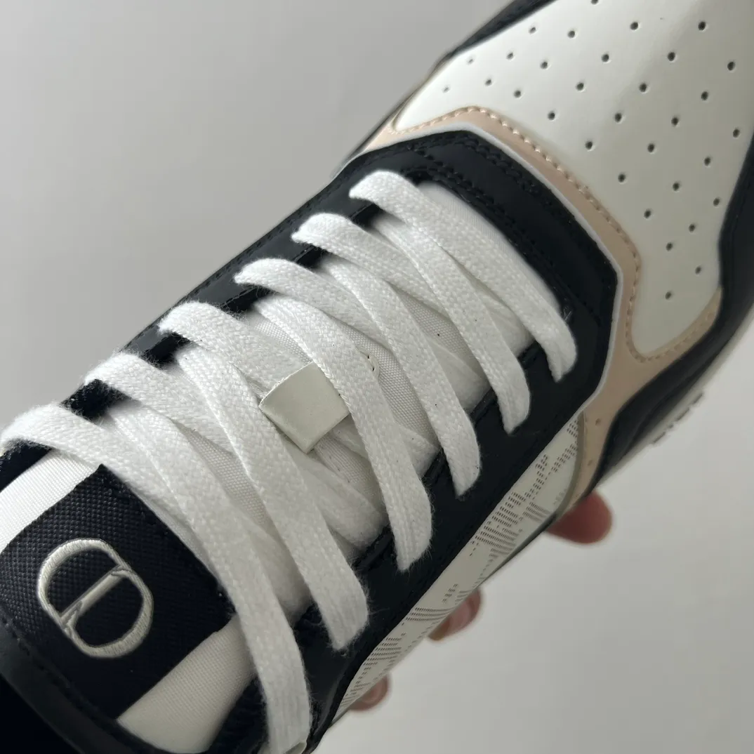 👟👟Ex-factory price 560👟👟 Men's size +10 Dior B27 series ✨2024 upgraded version purchasing agent grade ✨Super🔥sports shoes👫couple shoes. The high version 1:1 adopts oil edge lasting technology, the fabric is imported first-layer cowhide + high-tech fabric, and the inner cowhide + customized lining. TPU original engraved outsole. More than 30 colors of high-soled boots are available. Size: 35-42 for women and 38-46 for men. Bosses are welcome to compare...